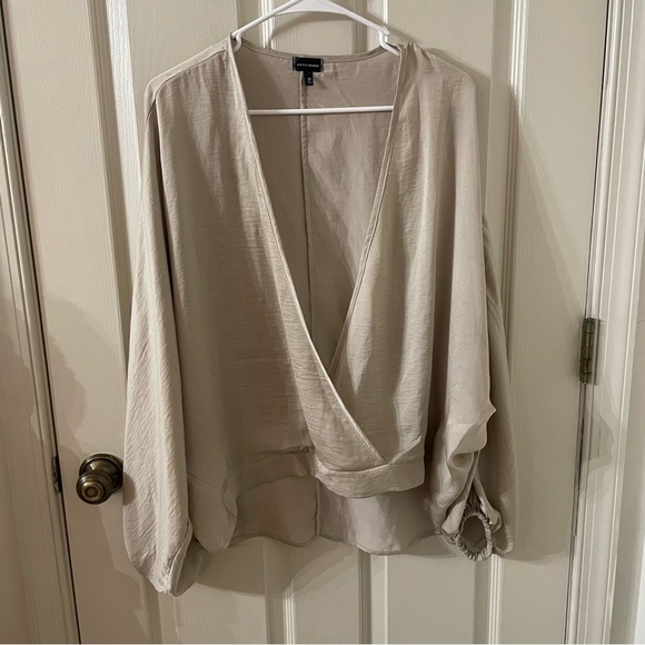 Buckle Black Tops - Buckle Black 100% Silk Top Medium